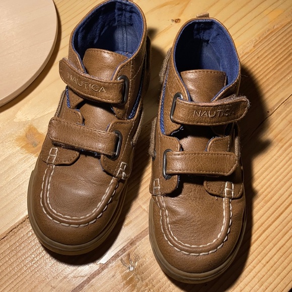 Nautica - high top boat shoes - Picture 1 of 3
